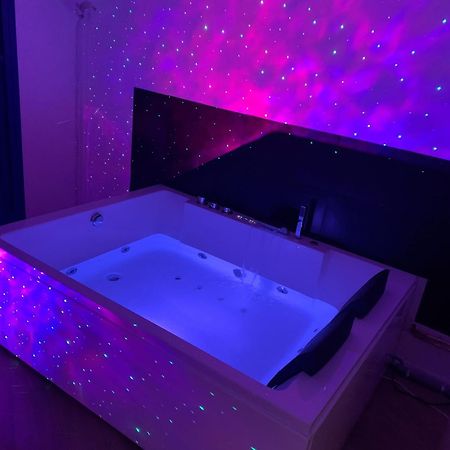 Paris La Defense - Santorin Apartment With Jacuzzi Курбевуа Екстер'єр фото